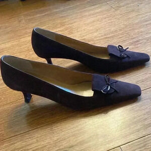 Stuart Weitzman brown kitten heel pointed toe women’s shoes- size 8